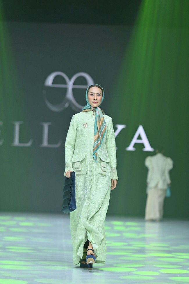 “Ellaya merupakan brand yang mempunyai karakter percaya diri dan hadir dengan keinginan untuk menginspirasi kaum wanita agar selalu tampil cantik dan hebat dengan versinya masing masing. Definisi cantik tidak hanya secara fisik, namun juga penuh percaya diri, berprestasi dan positive thinking. Harapannya, semua wanita yang memakai Ellaya akan terlihat stand out dan bangga,” ujar Happy Jehan. Foto: Dok. Ellaya.