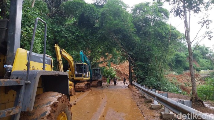 Kondisi jalur Majalengka-Kuningan masih belum bisa diakses