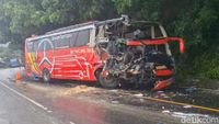 Kecelakaan Maut Bus Vs Truk Di Pantura Situbondo, 1 Sopir Tewas