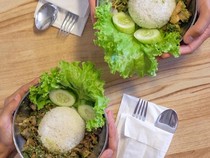 Mantul! 5 Lidah Cabe Ijo yang Pedas Untuk Makan Siang Ada di Sini