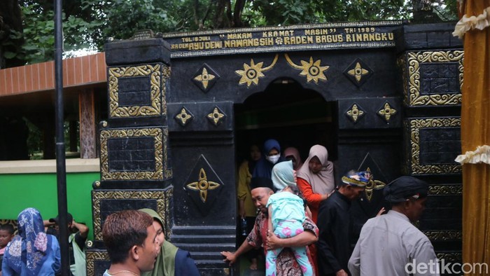Kompleks Raden Ayu Nawangsih dan Raden Bagus Rinangku yang berada di Dukuh Masin Desa Kandangmas Kecamatan Dawe, Kamis (7/3/2024).