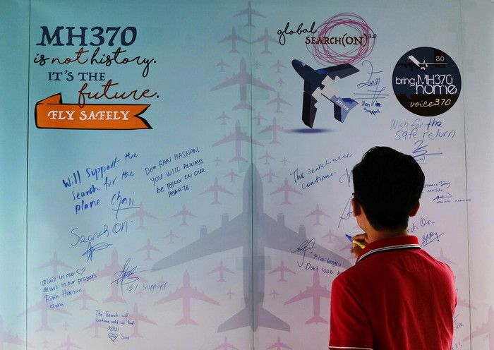 Sudah 10 tahun sejak kabar hilangnya pesawat penerbangan MH370. Para penyelidik masih belum mengetahui secara pasti apa yang terjadi pada pesawat tersebut.