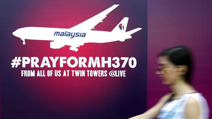 Mengenang 10 Tahun Hilangnya Malaysia Airlines MH370 Sudah 10 tahun sejak kabar hilangnya pesawat penerbangan MH370. Para penyelidik masih belum mengetahui secara pasti apa yang terjadi pada pesawat tersebut.