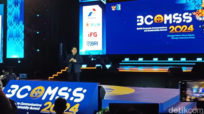 Menteri Badan Usaha Milik Negara (BUMN) Erick Thohir mengajak anak muda untuk terus maju dan tidak mager (males gerak) dalam memaknai Hari Sumpah Pemuda. (dok detikcom)