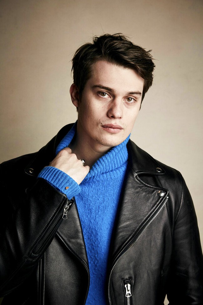 Sempat serius menggeluti dunia sepak bola dan rugby , Nicholas Galitzine harus mengubur impiannya jadi atlet setelah mengalami cedera parah pada tendon lengannya.  Foto: Taylor Jewell/Invision/AP/Taylor Jewell