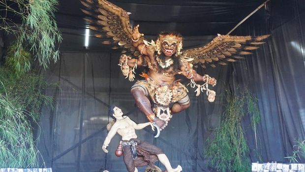 Ogoh-ogoh 'Bhuta Enjek Pupu' karya ST Putra Tunggal, Banjar Belulang, Desa Kapal, Mengwi, Badung.