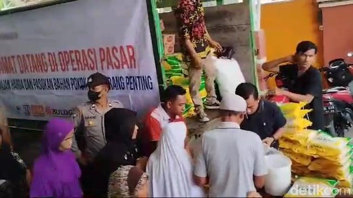 operasi pasar murah di bojonegoro