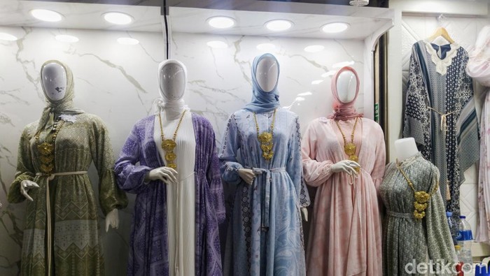 Penjual gamis di Pasar Tanah Abang. (Ammar Rezqianto/detikcom)