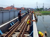 Ada Perbaikan Rel KA, Akses Jalan Tegal Rejo-Purwosari Semarang Ditutup