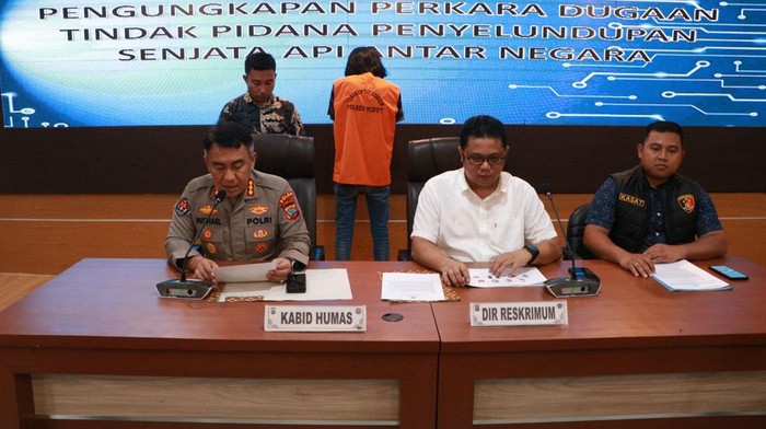 Polda Sulut merilis penangkapan DPO penyelundupan senpi dari Filipina ke Indonesia.