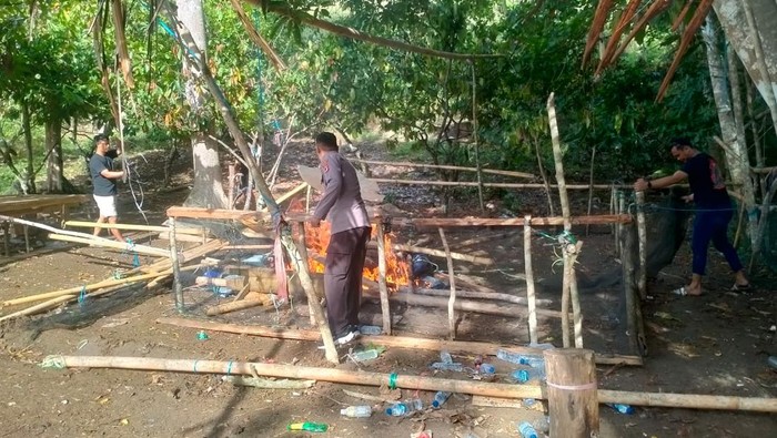 Polisi bakar arena sabung ayam di perbatasan Bone-Soppeng, Sulsel.