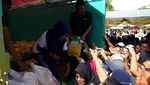 Potret Warga Gorontalo Rebutan Beras Murah