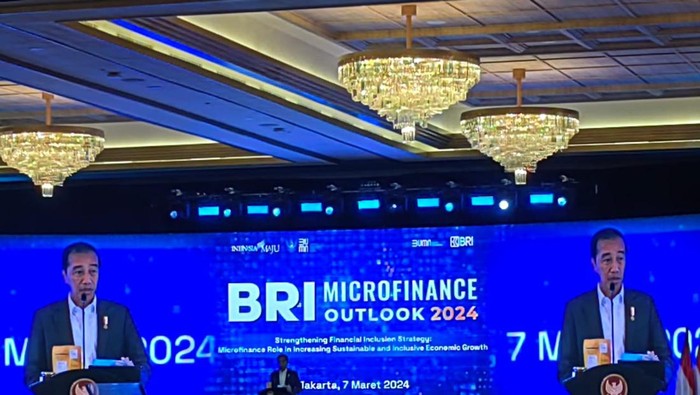Presiden Joko Widodo dalam acara BRI Microfinance Outlook 2024