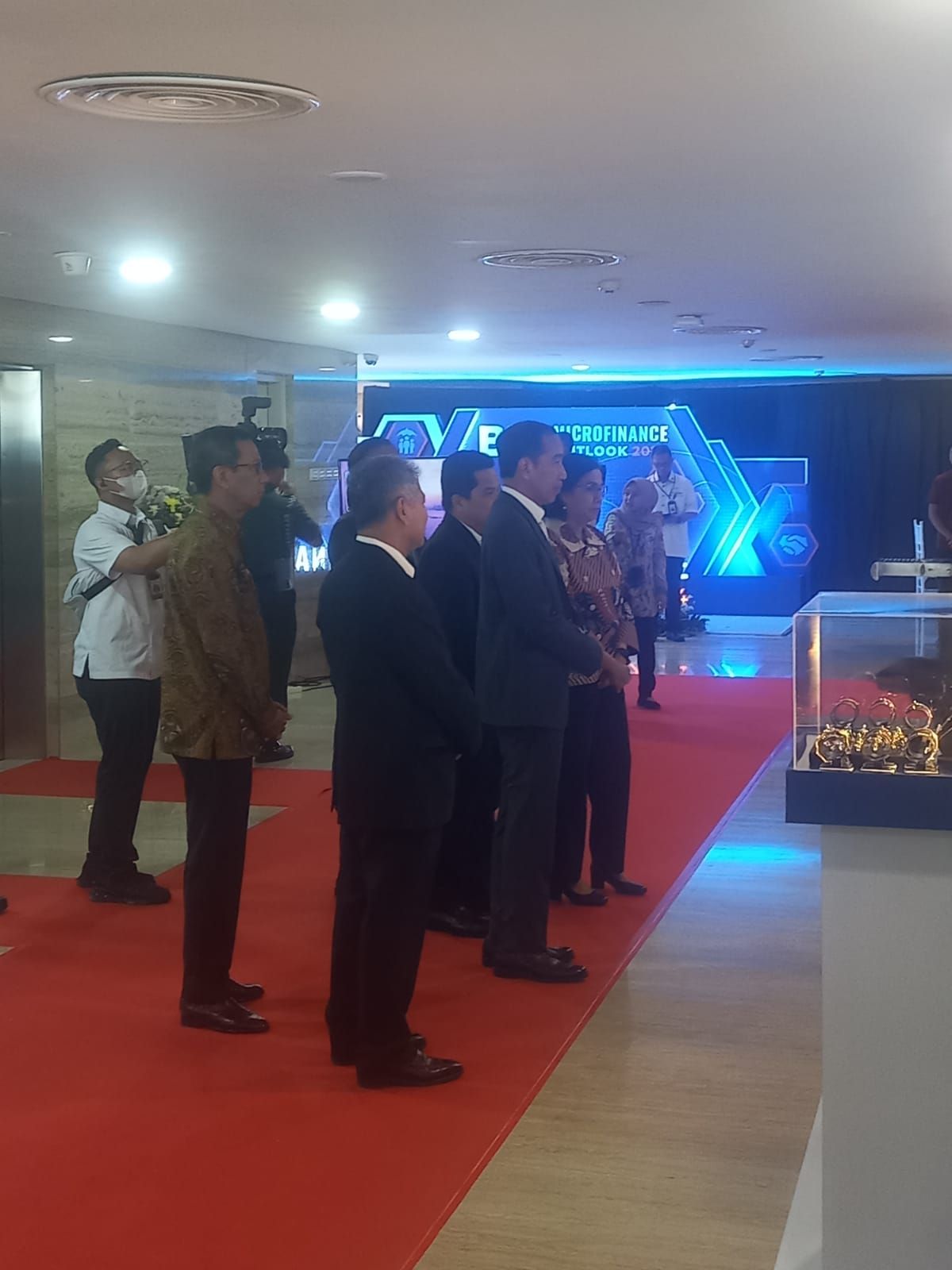 Presiden RI Joko Widodo memberi sambutan di acara BRI Microfinance Outlook 2024, Jakarta, 7/4.