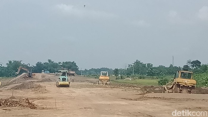 Progres pembangunan exit tol di Ngawen, Klaten, Kaamis  (7/3/2024).