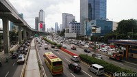 Tidak disebutkan kapan dan berapa besaran kenaikan tarif enam tol itu akan disesuaikan.