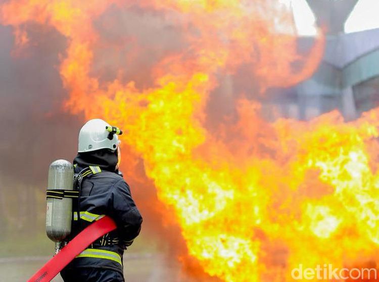 Bandara Banyuwangi Dibakar Demonstran Dalam Simulasi Airport Emergency