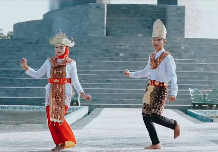 Tari Bedana dari Lampung