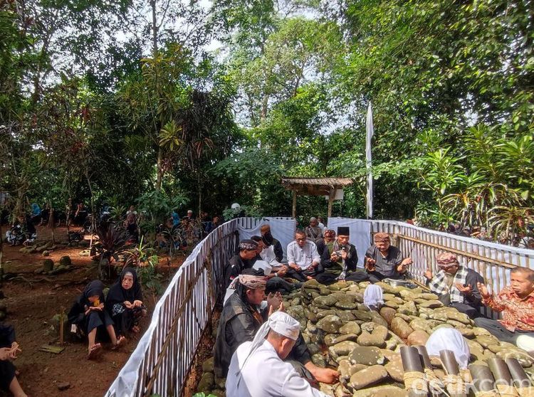 Potret Sakralnya Tradisi Nadran di Situs Ki Buyut Mangun Tapa Ciamis
