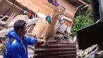 Penampakan Ngerinya Batu Besar yang Longsor Timpa Rumah dan Jenazah di Torut