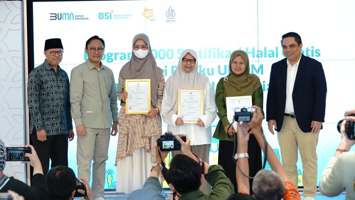1.000 Sertifikat Halal Gratis Dukung Potensi UMKM BSI mendorong peningkatan ekosistem halal melalui penguatan potensi UMKM dengan program Selasar. Tahap awal, ada 1.000 sertifikat halal untuk UMKM.