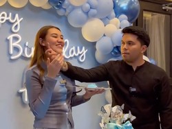 8 Foto Ultah Aaliyah Massaid, Mesra Dapat Kejutan di RI - Amerika Dari Thariq