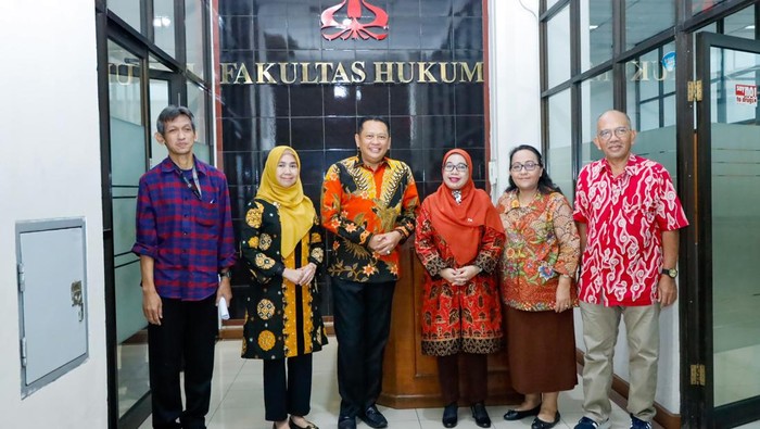Adapun penetapan tersebut dilakukan mulai Maret 2024 dan bakal mengajar mata kuliah Filsafat Hukum Tata Negara dan Peranan Hukum dalam Pembangunan Ekonomi.