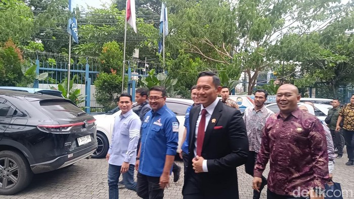 AHY tiba di DPP Demokrat, Jumat (8/3/2024).