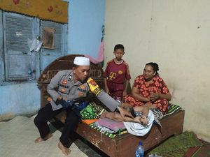 Cerita Aiptu Dedi Obati Warga Stroke, Dibayar Pakai Beras hingga Ikan