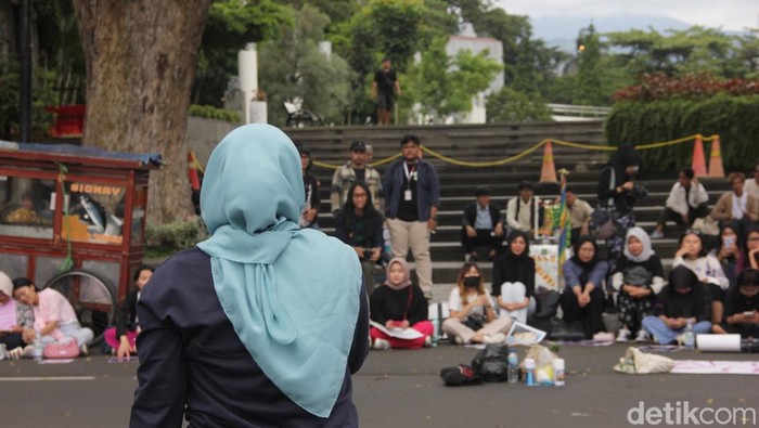 Aksi peringatan Hari Perempuan Internasional di Bandung. Aksi peringatan Hari Perempuan Internasional di Bandung.
