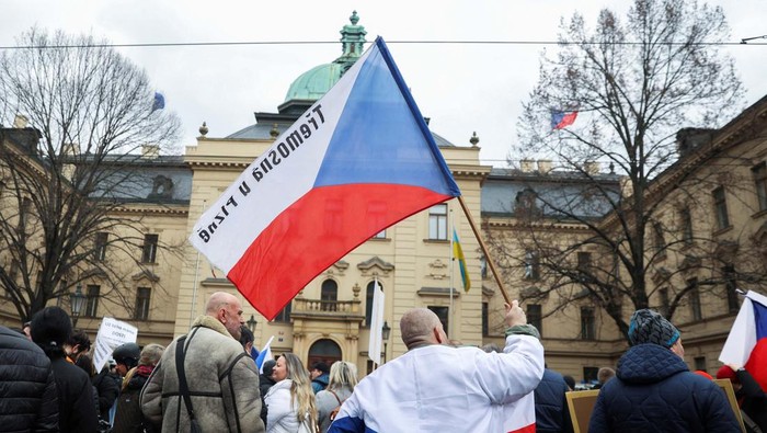 A man demonstrates in front of government office, during a protest against European Union agricultural policies, grievances shared by farmers across Europe, in Prague, Czech Republic, March 7, 2024. REUTERS/Eva Korinkova