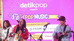 Aksi Shallee Band Guncang Panggung dPop Music Day
