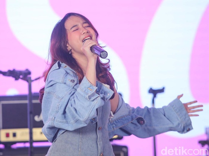 Alsa Aqilah dPop Music Day