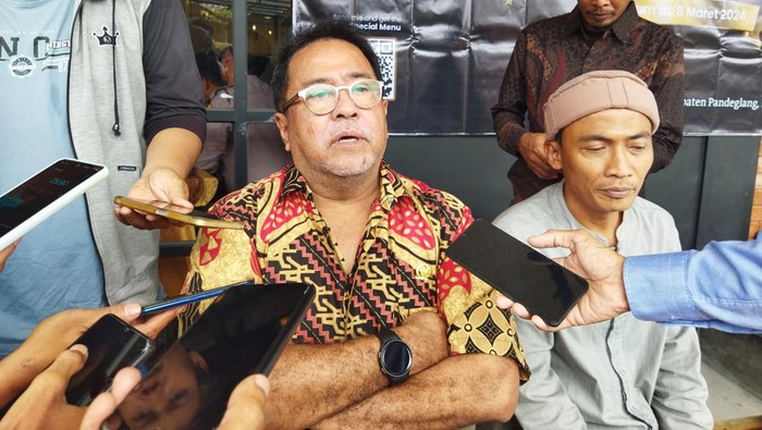 Anggota DPR Rano Karno (Aris/detikcom)