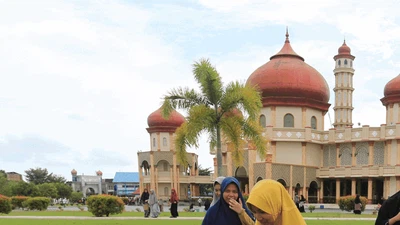 Bingkai Sepekan: Ragam Tradisi Sambut Bulan Suci