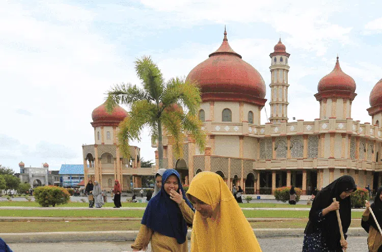 Bingkai Sepekan: Ragam Tradisi Sambut Bulan Suci