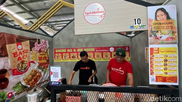 Booth Baso Aci 'TerCABAIkan' di Pasar Sinpasa, Summarecon, Kota Bandung