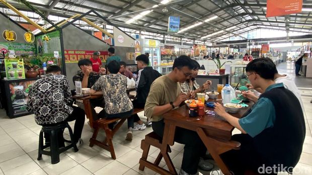 Booth Baso Aci 'TerCABAIkan' di Pasar Sinpasa, Summarecon, Kota Bandung