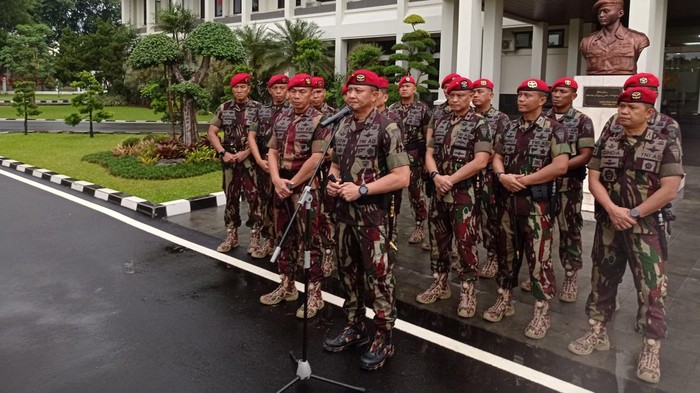 Brigjen Djon Afriandi resmi menjabat sebagai Danjen Kopassus di di Lapangan Makopassus Cijantung, Jakarta Timur pada Jumat (8/3/2024) sore.
