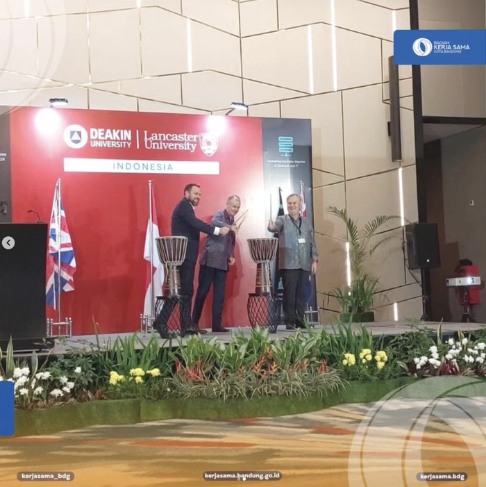 Deakin University dan Lancaster University buka kampus gabungan di Bandung
