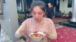 Dewi Perssik Doyan Makan Bakso hingga Ikan Pedas yang Bikin Laper