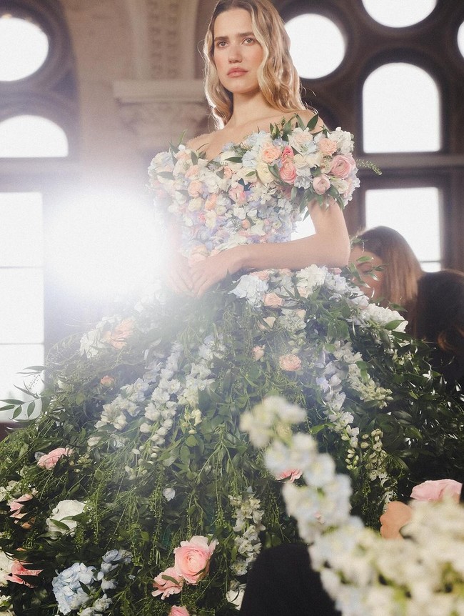 Vladiyan Royal merupakan brand bridal yang fokus pada busana pengantin bergaya Eropa. Koleksinya banyak menampilkan ball gown dengan rok bervolume yang ultra-feminin. Foto: Instagram/@vladiyan_official