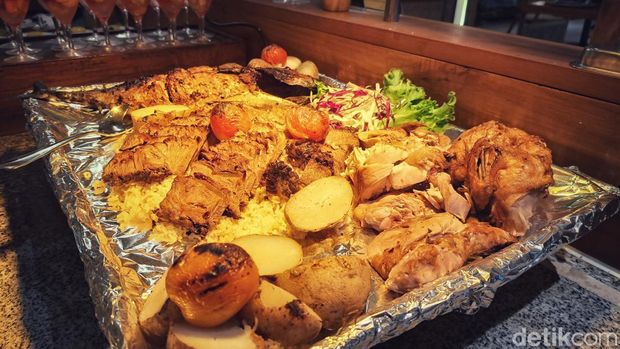 Gemoy di Homara Resto, Berbuka Puasa dengan Menu 4 Negara dan 101 Macam Makanan