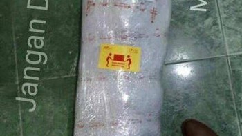 Bakal kaget sih yang nerima paketnya, apalagi kalau malam-malam. Foto: Instagram/newdrama.olshop