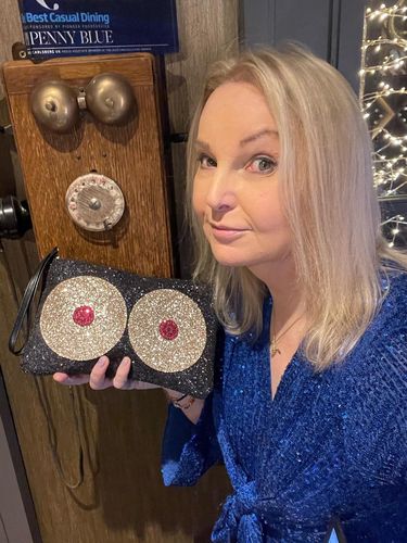 India Willoughby India Willoughby, transgender yang melaporkan JK Rowling ke polisi.