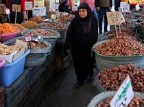 Jelang Ramadan, Warga Kairo Berburu Kurma