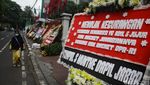 Karangan Bunga Dukung Hak Angket DPR Mejeng di Markas DPP PDIP