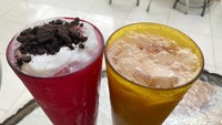 Untuk minuman Teh Tarik (Rp 7 ribu dan Oreo (Rp 7 ribu) bisa jadi pilihan. Rasanya lumayan enak, tapi seperti dibuat dari minuman kemasan, bukan racikan sendiri.