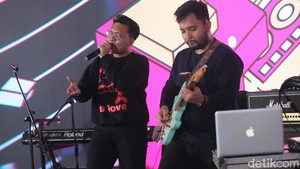 Keljo pada 16 Februari 2024 merilis lagu Khayal Jadi Nyata yang kemudian viral di media sosial. Kini lagu Khayal Jadi Nyata banyak digunakan orang untuk konten. Foto: Grandyos Zafna/detikFoto