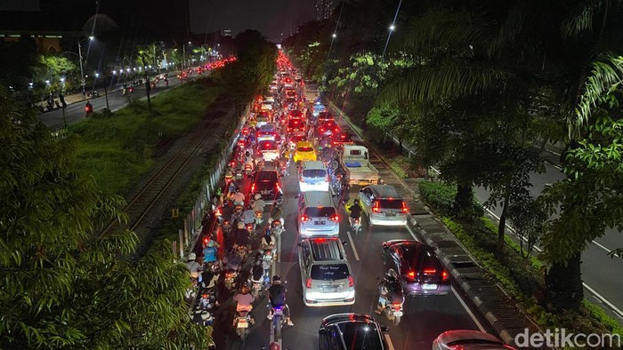 kemacetan di Jalan Ahmad Yani